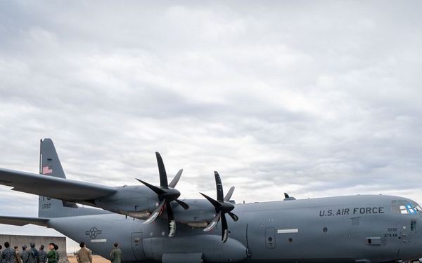 JASDF Niigata Air Rescue Squadron visits 459th AS