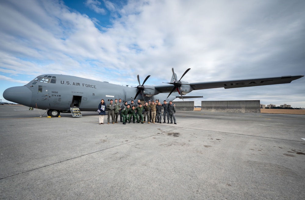 JASDF Niigata Air Rescue Squadron visits 459th AS
