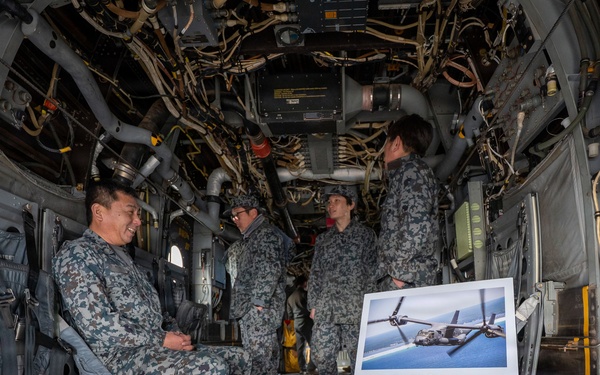 JASDF Niigata Air Rescue Squadron visits 459th AS