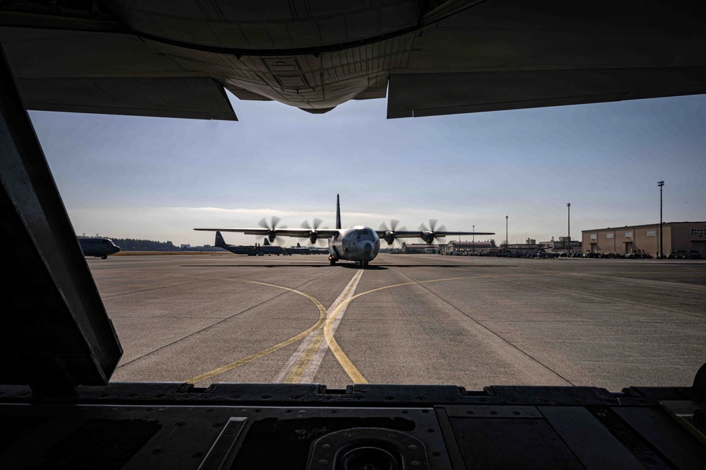 Yokota supports first JGSDF-hosted multinational airborne exercise