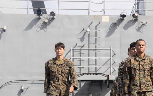 22nd MEU(SOC) | CLB 26 Awards Marine Aboard Fort Lauderdale