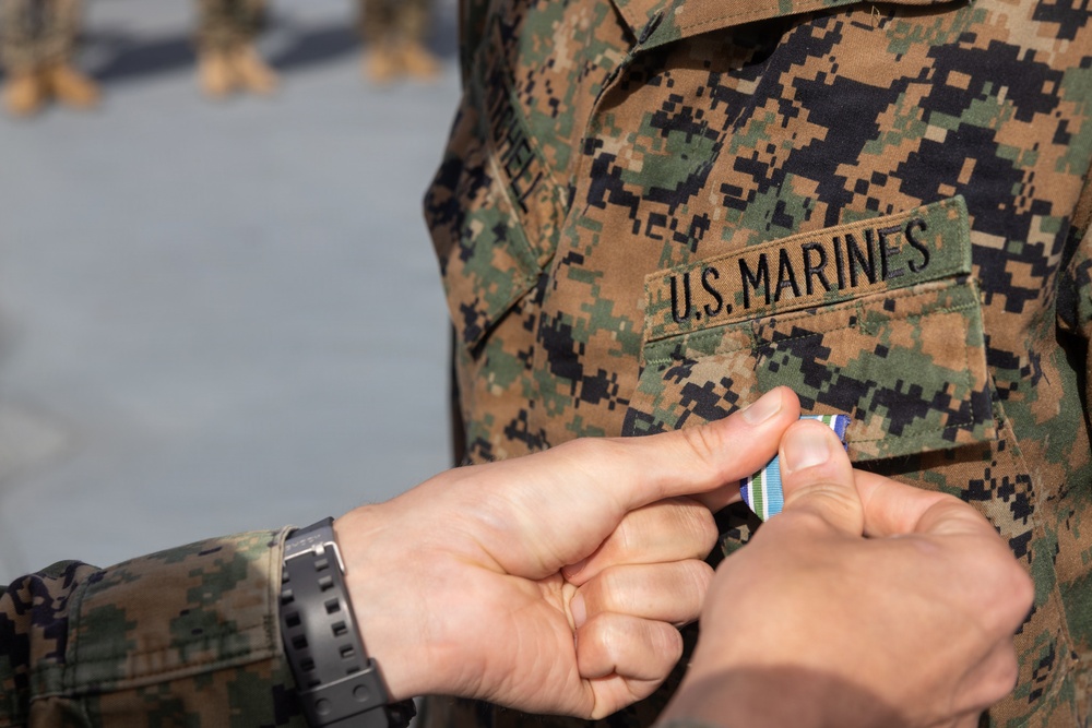 22nd MEU(SOC) | CLB 26 Awards Marine Aboard Fort Lauderdale
