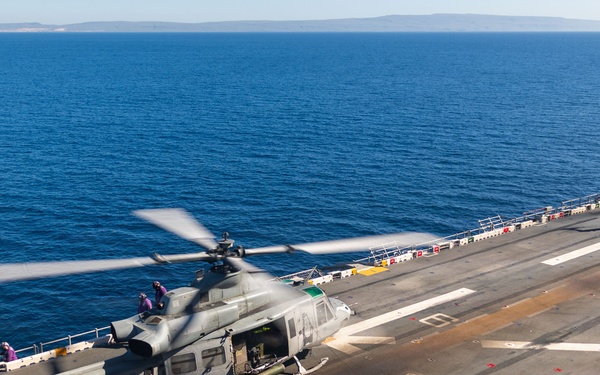 11th MEU Marines, Sailors Conduct Simulated Strait Transit