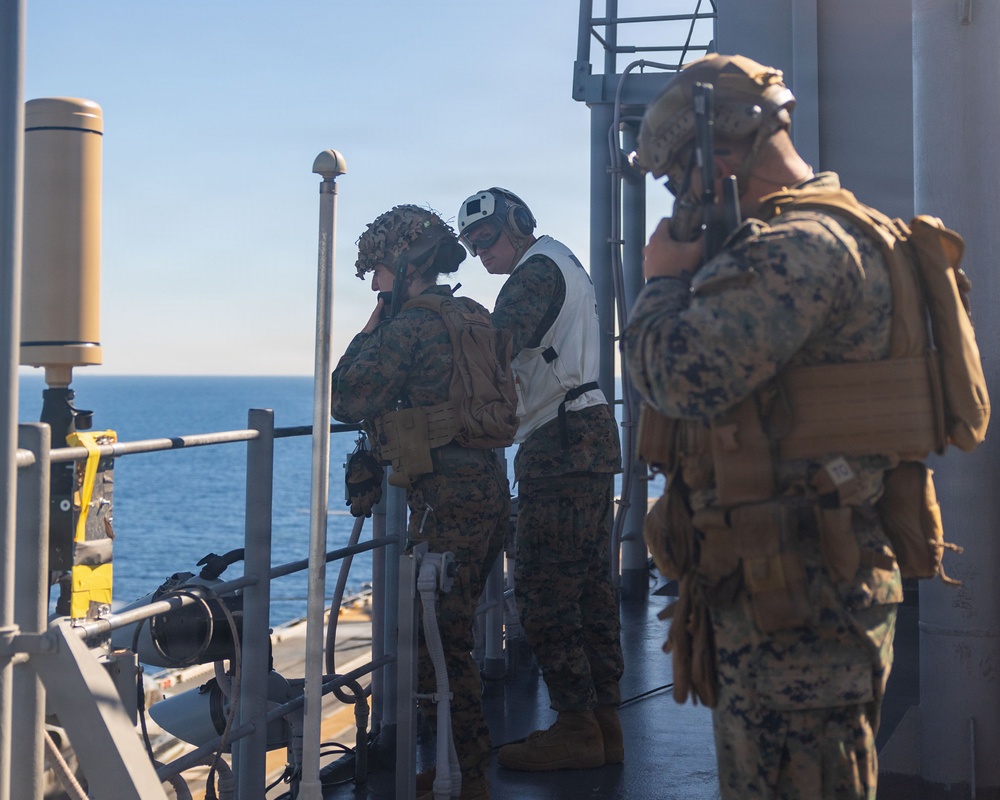 11th MEU Marines, Sailors Conduct Simulated Strait Transit