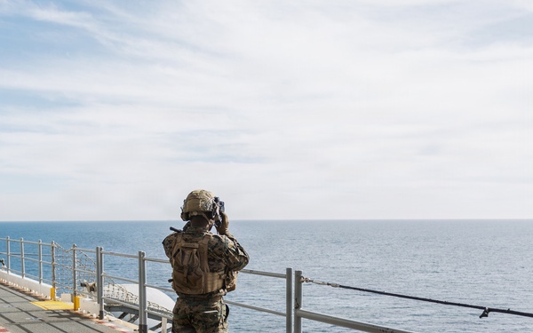 11th MEU Marines, Sailors Conduct Simulated Strait Transit