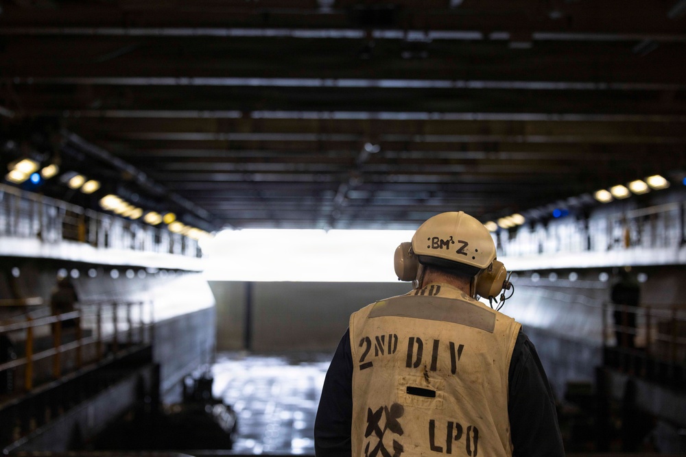 QUART 26.2: 2nd Bn., 4th Marines embark USS Makin Island