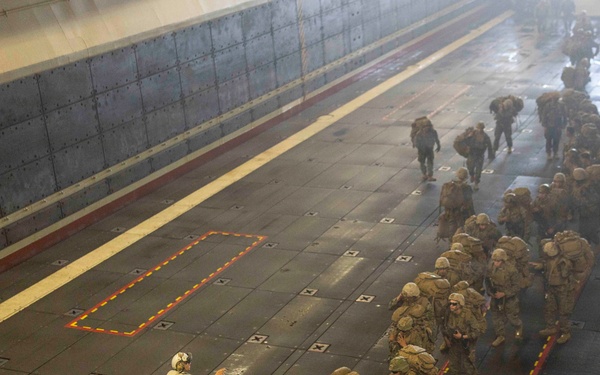 QUART 26.2: 2nd Bn., 4th Marines embark USS Makin Island