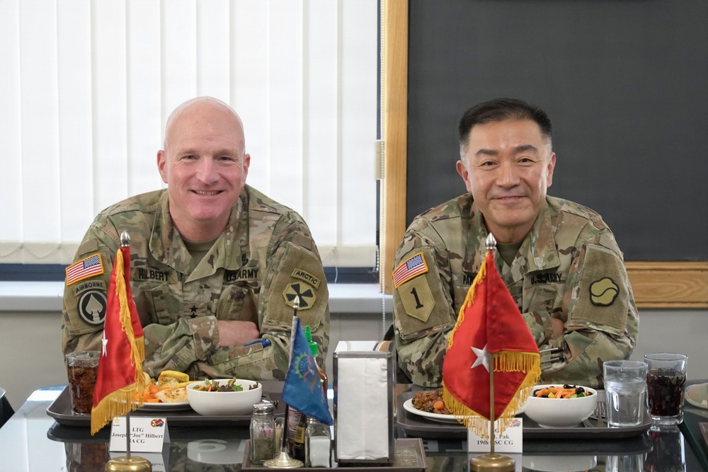 Senior leaders dine together