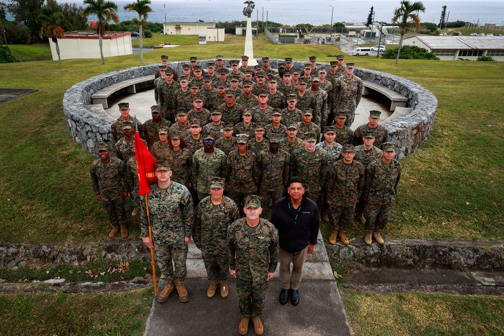 3rd Marine Expeditionary Brigade Poses for Group Photo