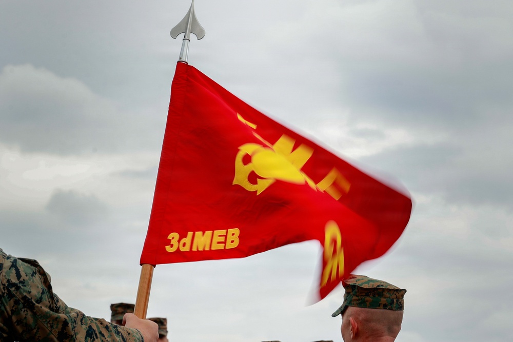 3rd Marine Expeditionary Brigade Poses for Group Photo