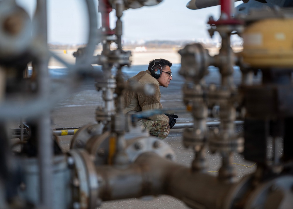 Fueling the Fight: Hot-Pit Refueling Sustains Combat Airpower at Osan