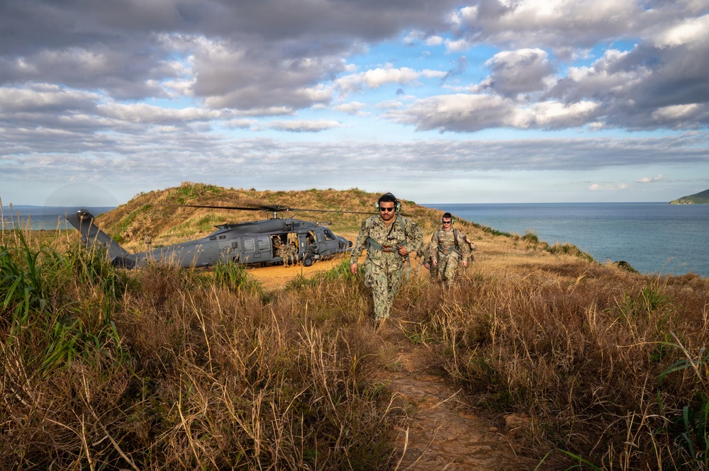 Rain or Shine; 18th OSS Weather Airmen take flight