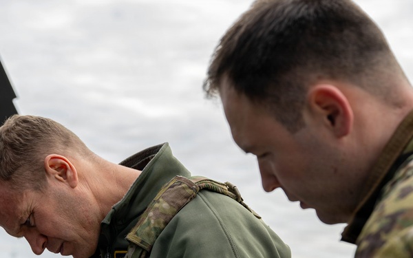 31 FW deputy commander prepares for flight