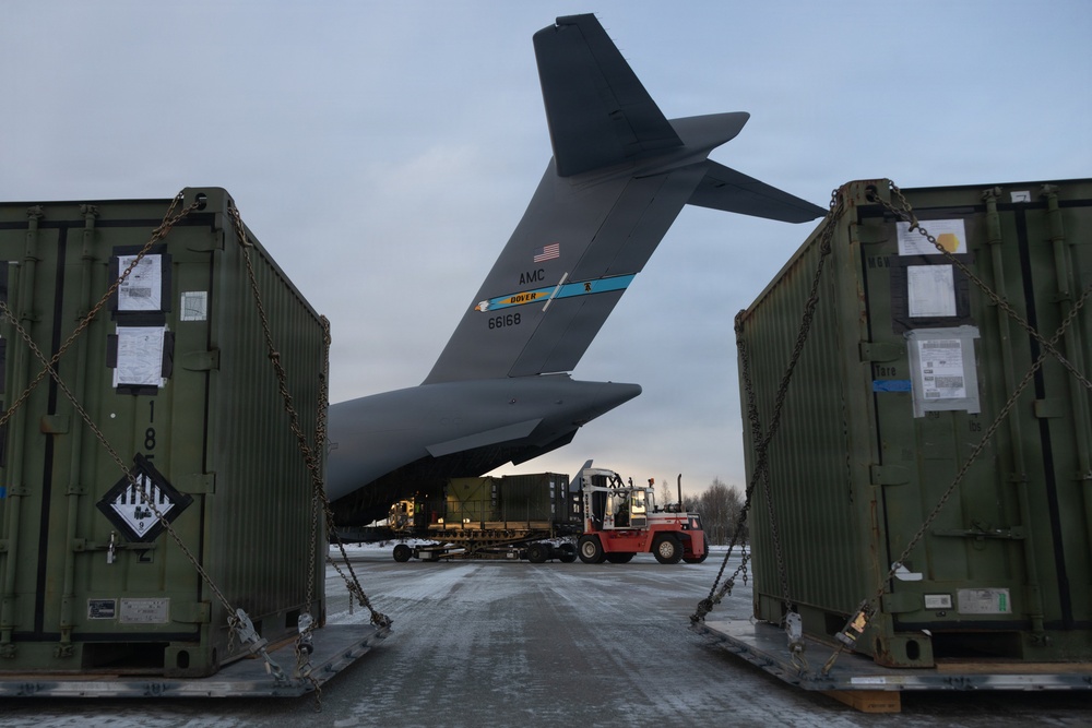 CORE26 | U.S. and Norwegian Forces Conduct Joint Offload for Cold Response 26