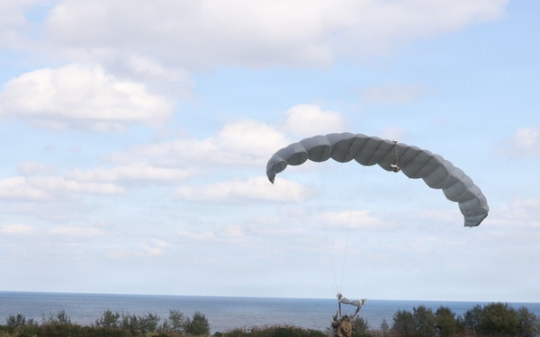 3d Reconnaissance Battalion Executes Military Freefall Jump