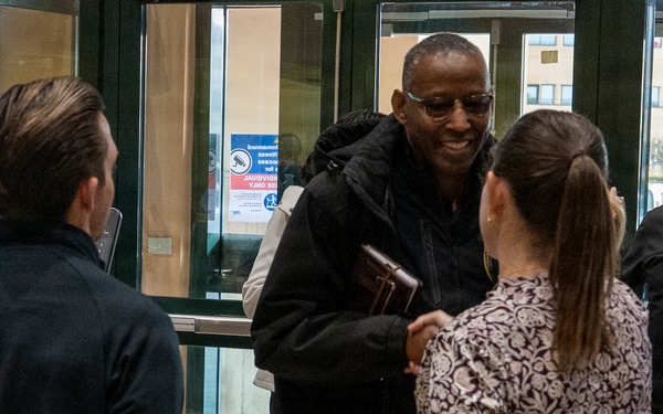 Navy Installations Command Executive Director Visits NSA Naples