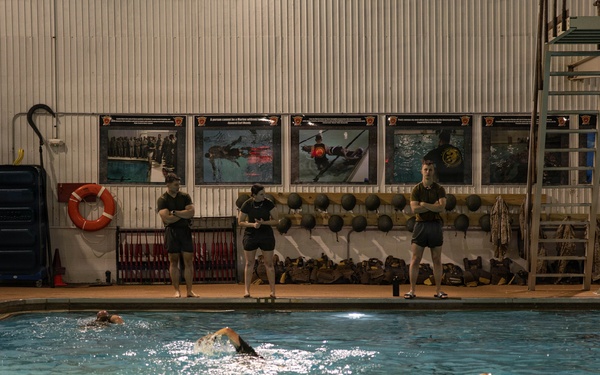 U.S. Marines participate in Water Survival Advanced Course