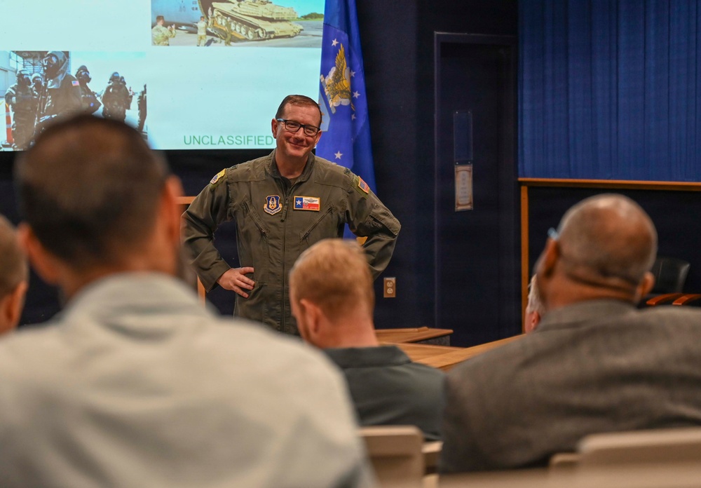 FBI Citizens Academy Class Tours 433rd AW, Gains Insight Into Airlift Mission