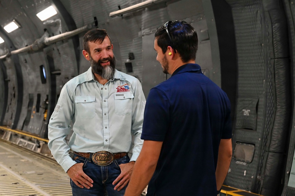 FBI Citizens Academy Class Tours 433rd AW, Gains Insight Into Airlift Mission