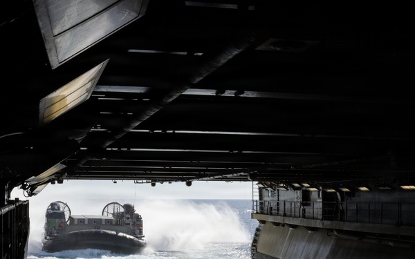 QUART 26.2: 3rd AA Bn. conduct night Ship to Shore operations onboard USS Makin Island