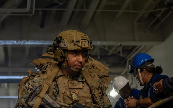 QUART 26.2: 3rd AA Bn. conduct night Ship to Shore operations onboard USS Makin Island
