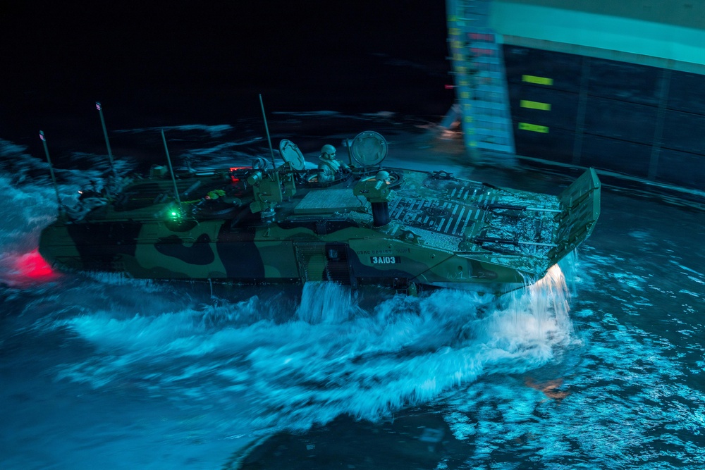 QUART 26.2: 3rd AA Bn. conduct night Ship to Shore operations onboard USS Makin Island