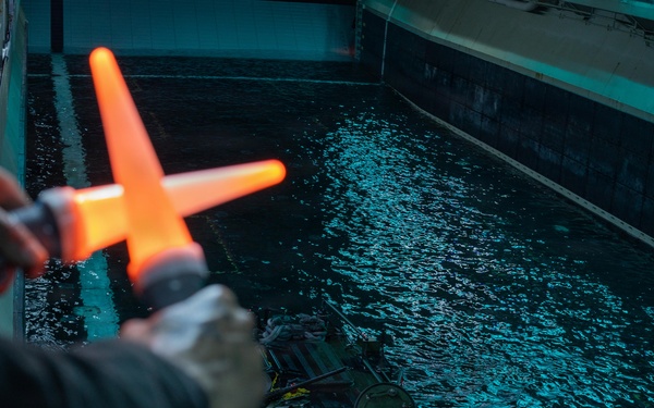 QUART 26.2: 3rd AA Bn. conduct night Ship to Shore operations onboard USS Makin Island