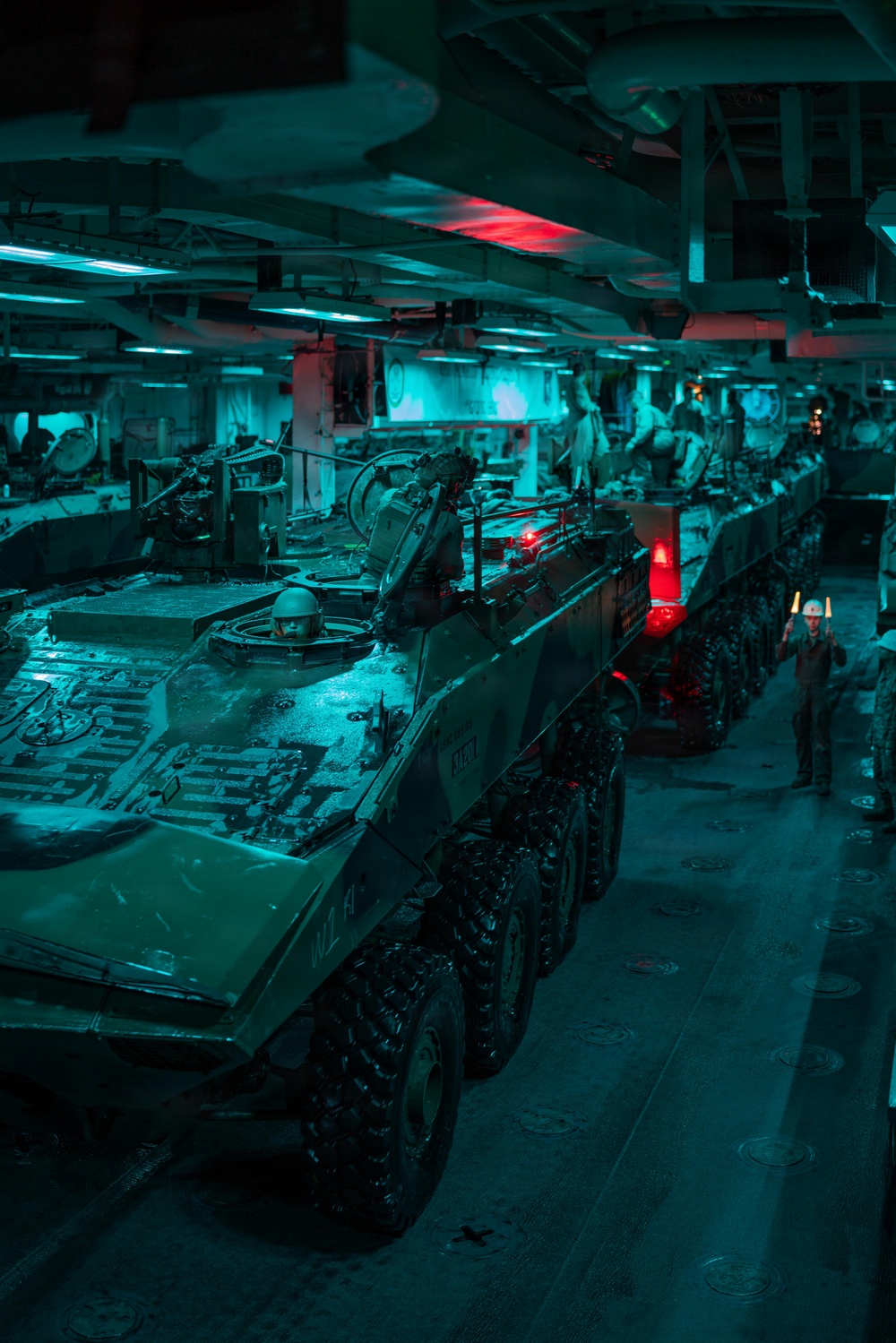 QUART 26.2: 3rd AA Bn. conduct night Ship to Shore operations onboard USS Makin Island