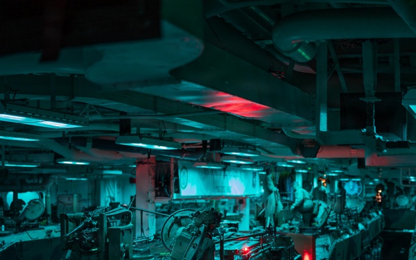 QUART 26.2: 3rd AA Bn. conduct night Ship to Shore operations onboard USS Makin Island