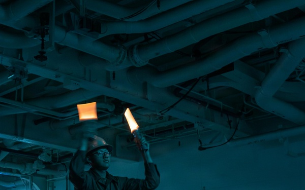 QUART 26.2: 3rd AA Bn. conduct night Ship to Shore operations onboard USS Makin Island