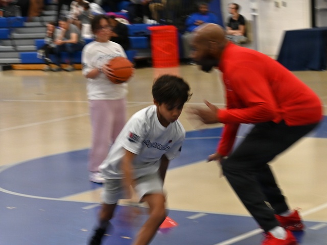 Wizards host hoops for JBAB troops, families