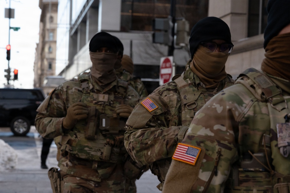 Florida Guard Members Continue the D.C. Safe and Beautiful Mission