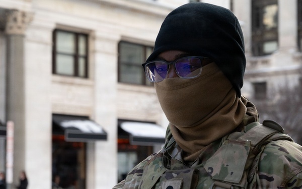 Florida Guard Members Continue the D.C. Safe and Beautiful Mission