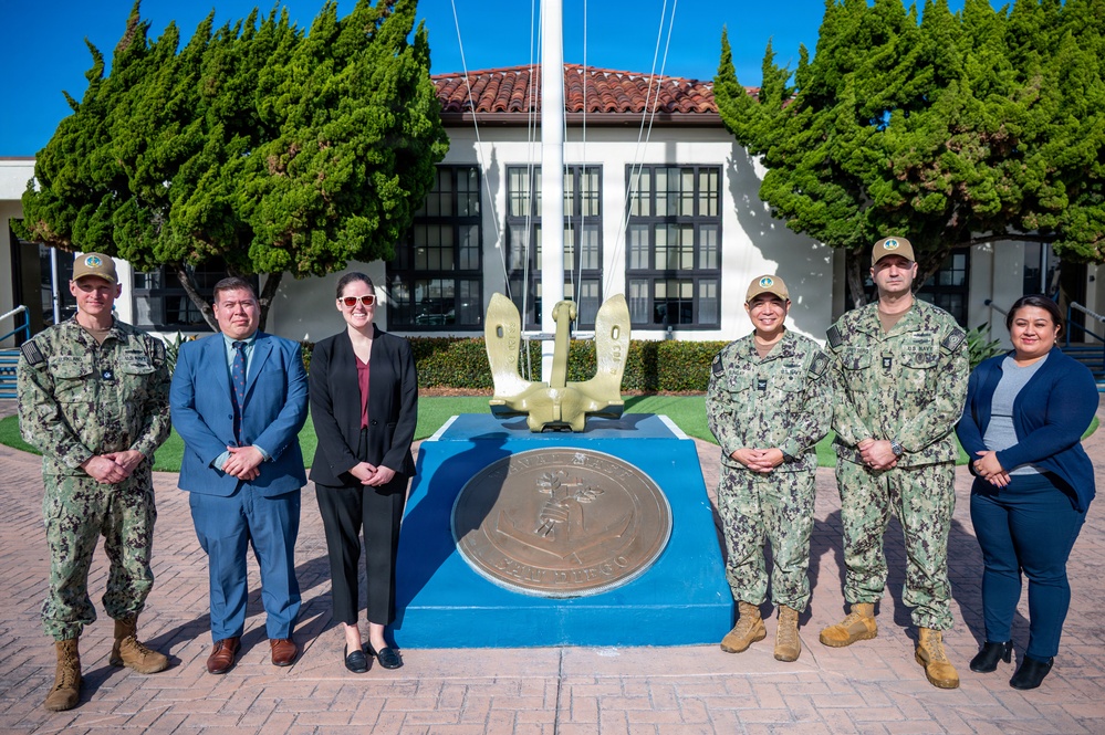 Vargas’ Staff Visit Naval Base San Diego