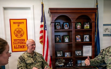 Vargas’ Staff Visit Naval Base San Diego