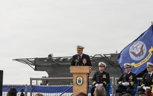 PHIBRON 5 Holds Change of Command and Retirement Ceremony