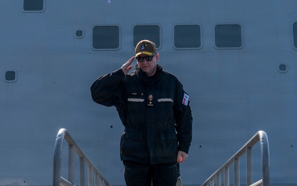 U.S. 2nd Fleet Vice Commander Visits Italian Navy Ship ITS Alpino