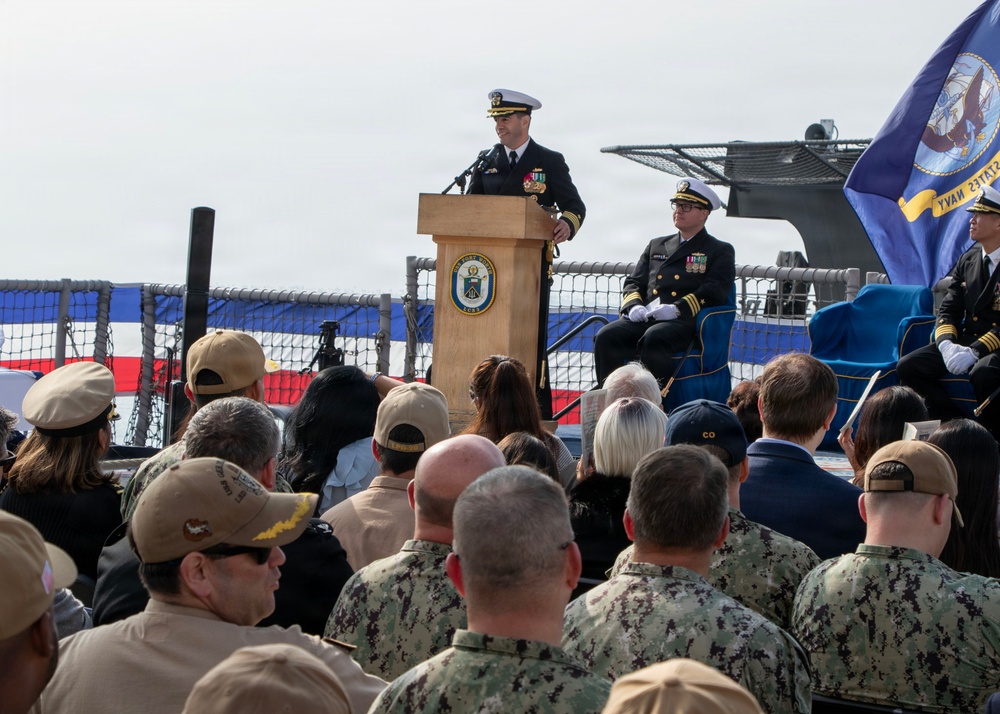 PHIBRON 5 Holds Change of Command and Retirement Ceremony
