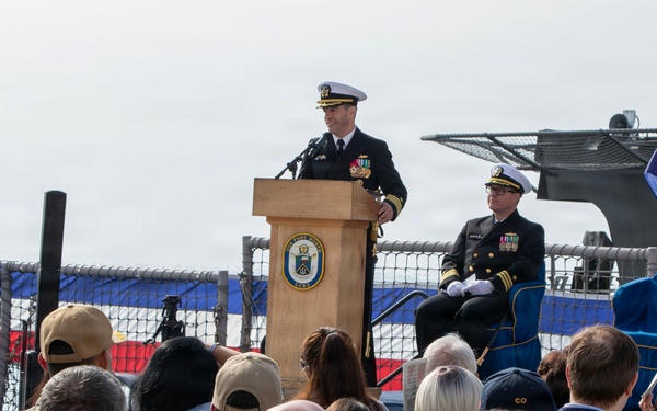 PHIBRON 5 Holds Change of Command and Retirement Ceremony