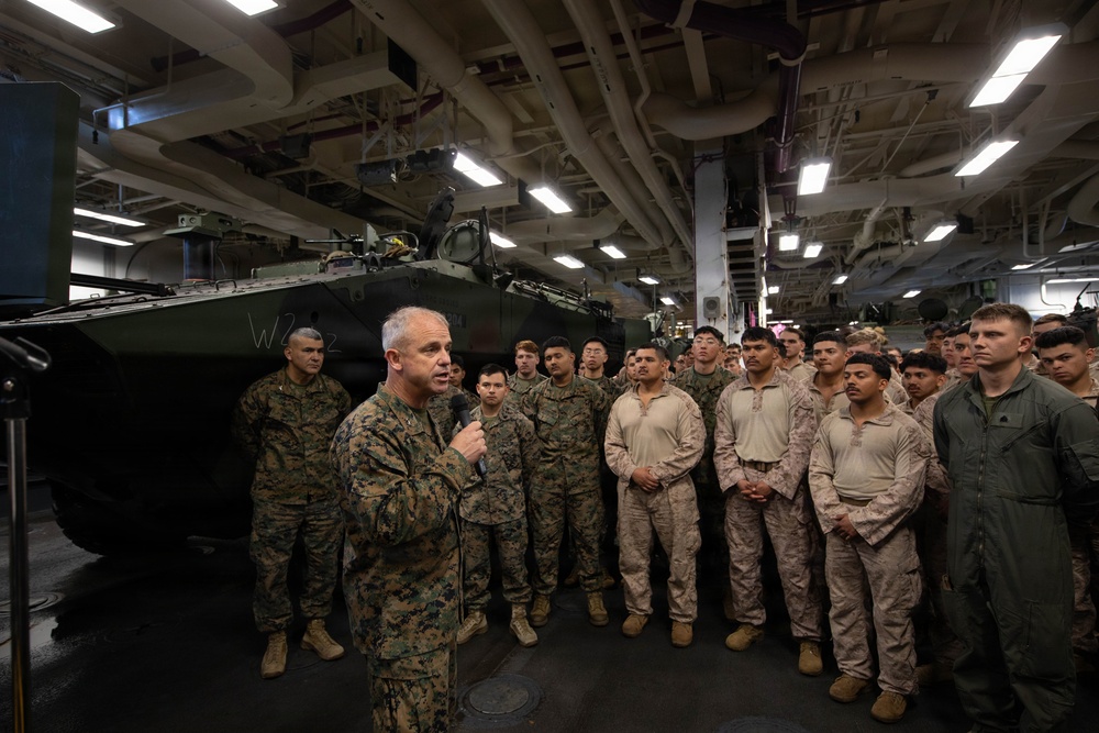 Makin Island Hosts Distinguished Visitors