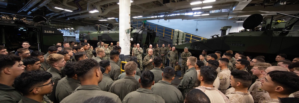 Makin Island Hosts Distinguished Visitors