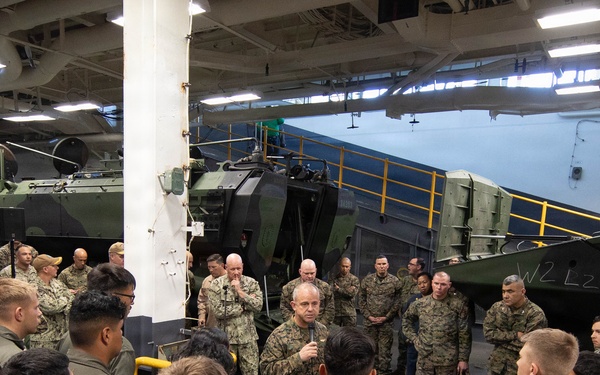 Makin Island Hosts Distinguished Visitors