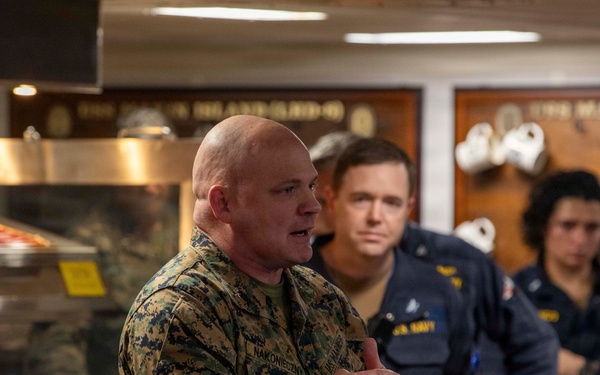 Makin Island Hosts Distinguished Visitors