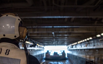 Makin Island QUART LCAC Operations