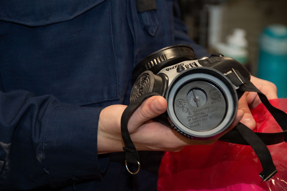 Ronald Reagan Sailors and Contractors Perform Maintenance