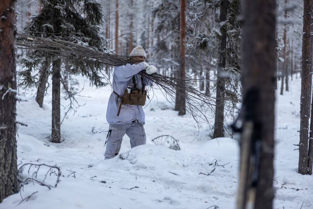 Recon Marines sharpen winter warfighting skills