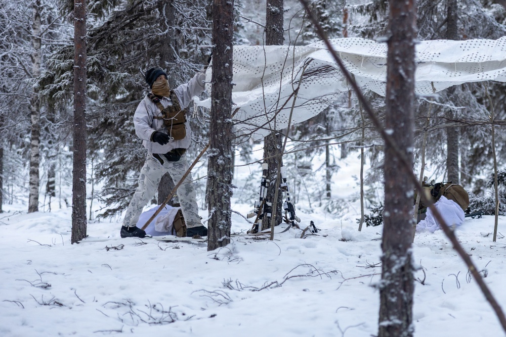 Recon Marines sharpen winter warfighting skills