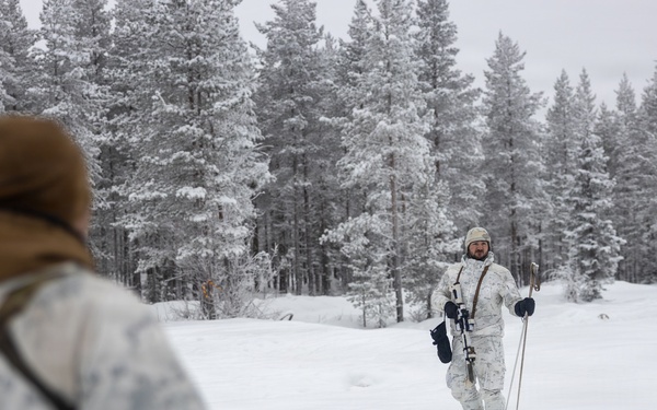 Recon Marines sharpen winter warfighting skills