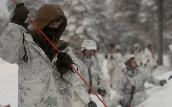 Recon Marines sharpen winter warfighting skills