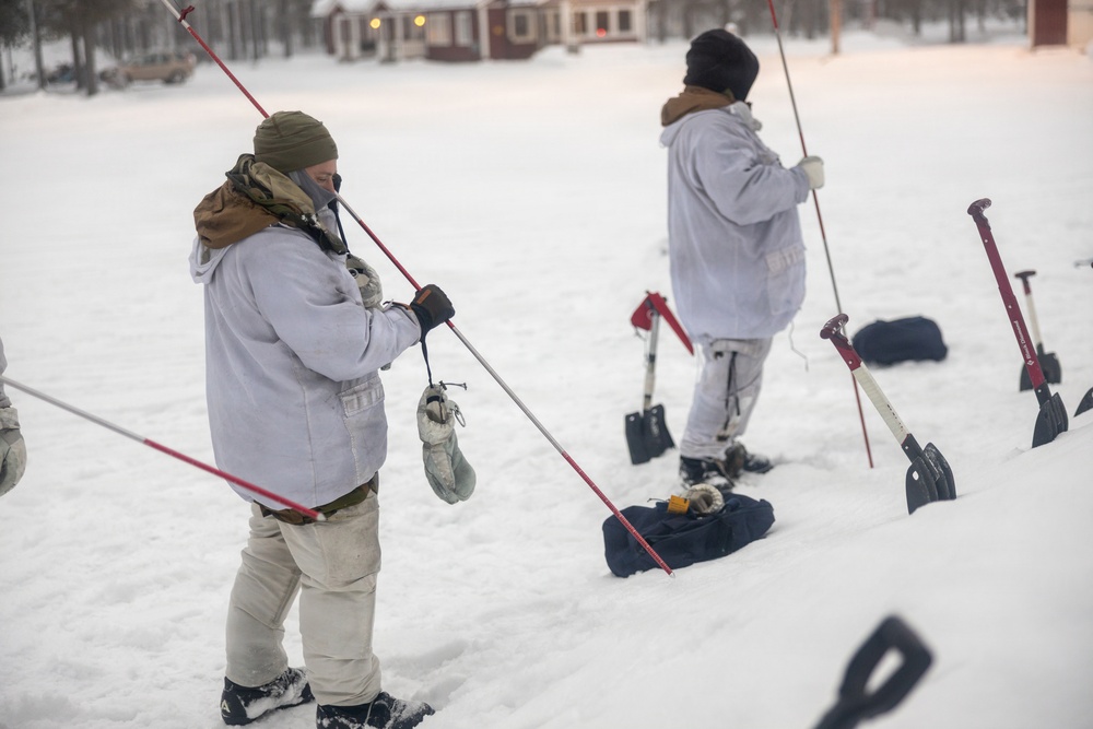 Recon Marines sharpen winter warfighting skills